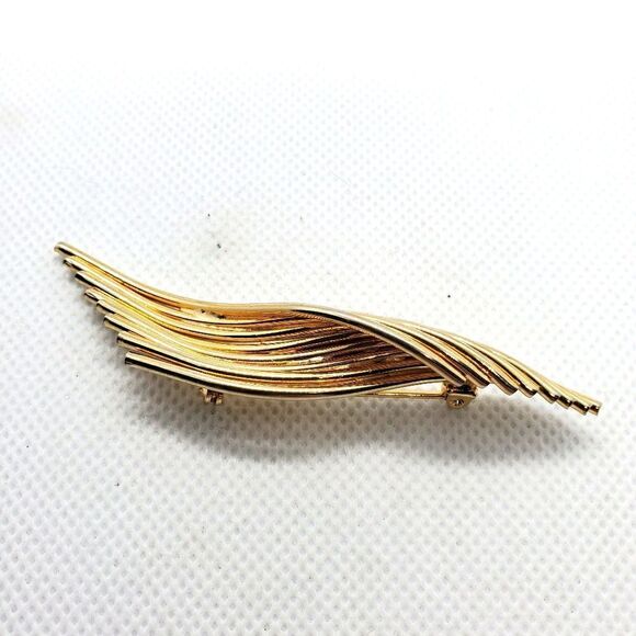 Vintage Gold Brooch  - Picture 1 of 3